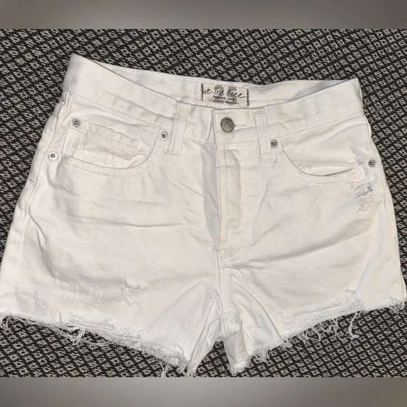 Free People Sophia Distressed Vintage Denim Cutoff Shorts - White - size 25 - Picture 12 of 12